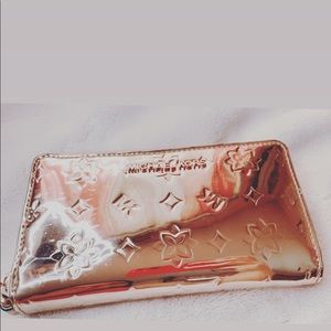 MK wallet semi used